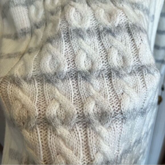 Croft & Barrow cream button collared sweater - Picture 4 of 8